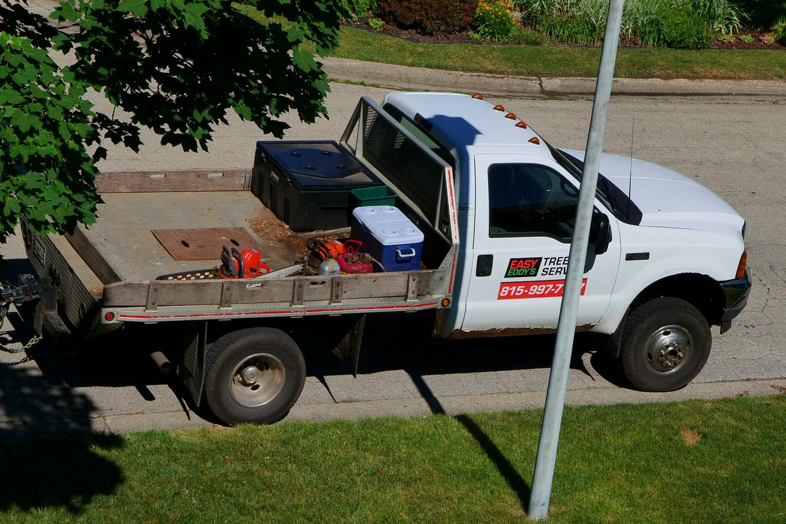 F350 with flatbed for tree service | Rockford